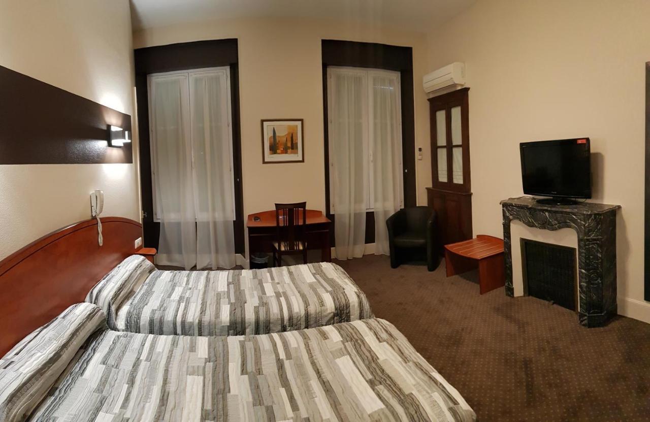 Hotel De La Paix Oloron-Sainte-Marie Dış mekan fotoğraf